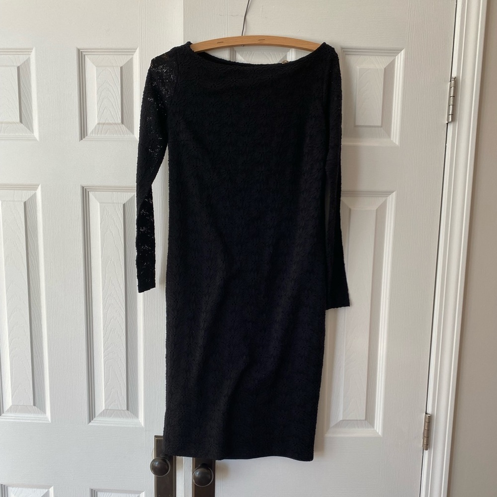 Lace maternity long sleeved shift dress